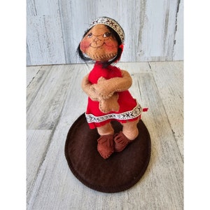 AnnaLee Indian girl sign 1993 vintage Thanksgiving Halloween