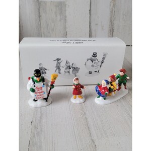 Dept 56 54927 He Led Them Down The Streets Of Town village accessory xmas
