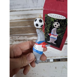Hallmark perfect balance ball spins seal soccer 1995 ornament Xmas holiday New