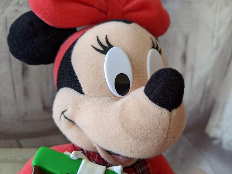 Vintage Minnie Mouse jordekorrar plysch juldekoration sällsynt vintage 14″ ljusljud bild 4
