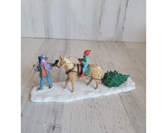 Dept 56 53214 Bringing our tree home Village accessory Xmas