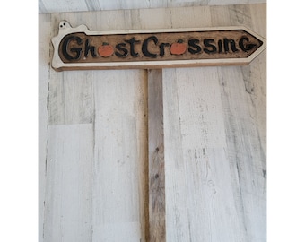 Halloween ghost Crossing wood inside pumpkin lawn decor