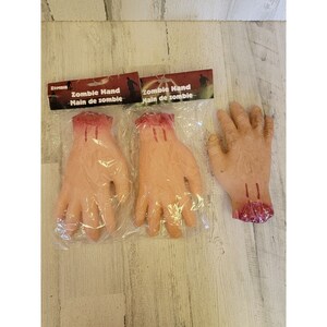 Severed hand set zombie Halloween scary blood lawn prop