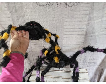 Araña colgante a rayas decoración de Halloween amarilla