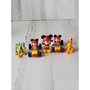 Disney Mickey Mouse Pluto mechanic car race set toy figure