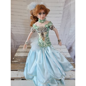 Rustie rothaarige Porzellanpuppe 40 cm Abendkleid 819