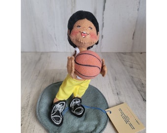 Annalee niño jugador de baloncesto muñeca deportiva Sociedad vintage