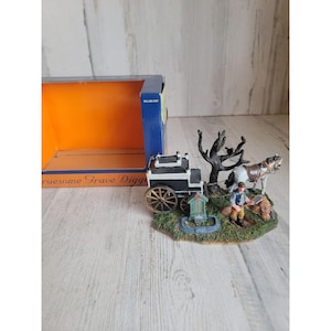 Lemax spooky town gruesome grave digger Halloween Village accessory