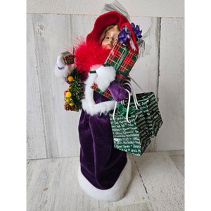Byer&#39;s choice Victorian red hat shopper bags wreath presents fashionista boa feather hat lady