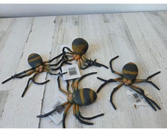 Decorazione Halloween Esterno Ragni Giganti Halloween - Set 3 Pezzi Decorazione Horror 125cm E 50cm Ragni Giganti Horror 125cm 50cm Peluche