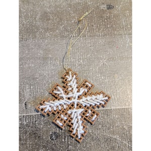 Gingerbread snowflakes sugar cookie crochet hat pattern image 1