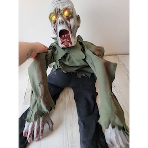 Halloween animated moaning zombie blood monster prop decor scary dead