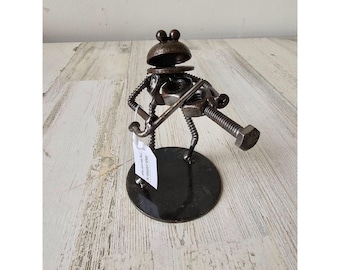 Kalifano frog violin band musical metal art bolts screw statue figurine unique musical