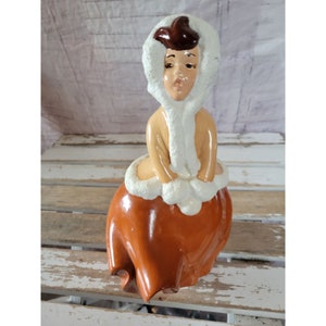 Ceramic caroler vintage figurine statue Xmas home decor