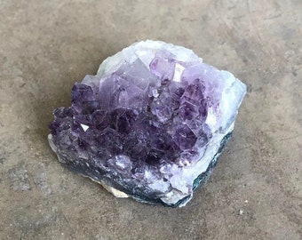 Pequeño cúmulo de amatista