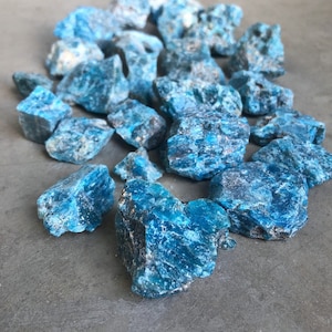 Blauer Apatit Kristall Grob chunk