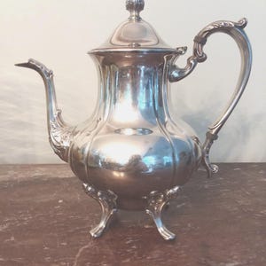 Vintage Sheridan Silverplate Tea Pot: Footed Design
