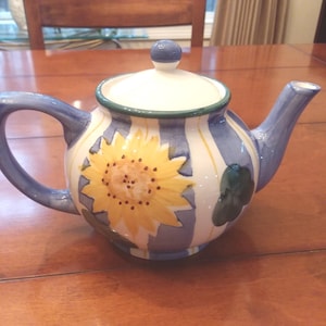 Sunflower Tea Pot: Yellow & Blue Striped Collectible Cook&#39;s Club