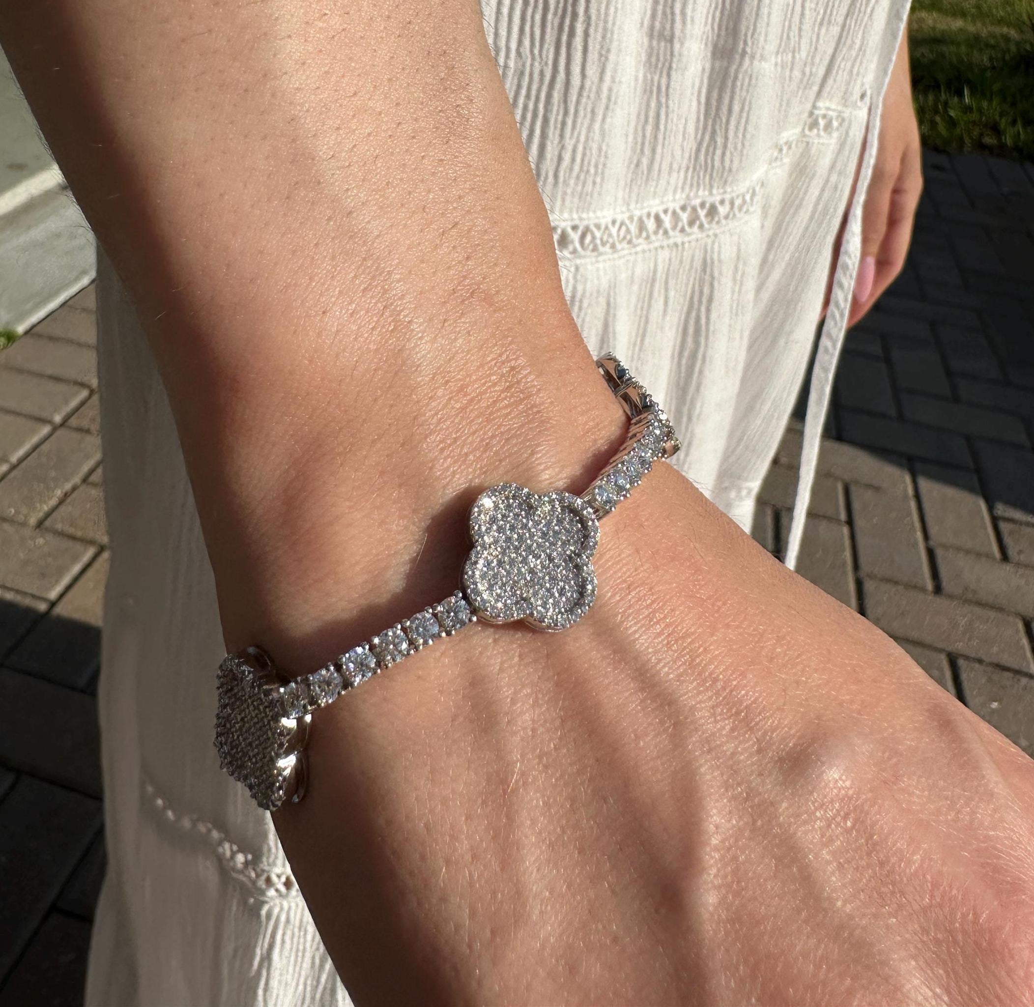 Clover Leaf Bracelet VVS Moissanite 925 Sterling Silver