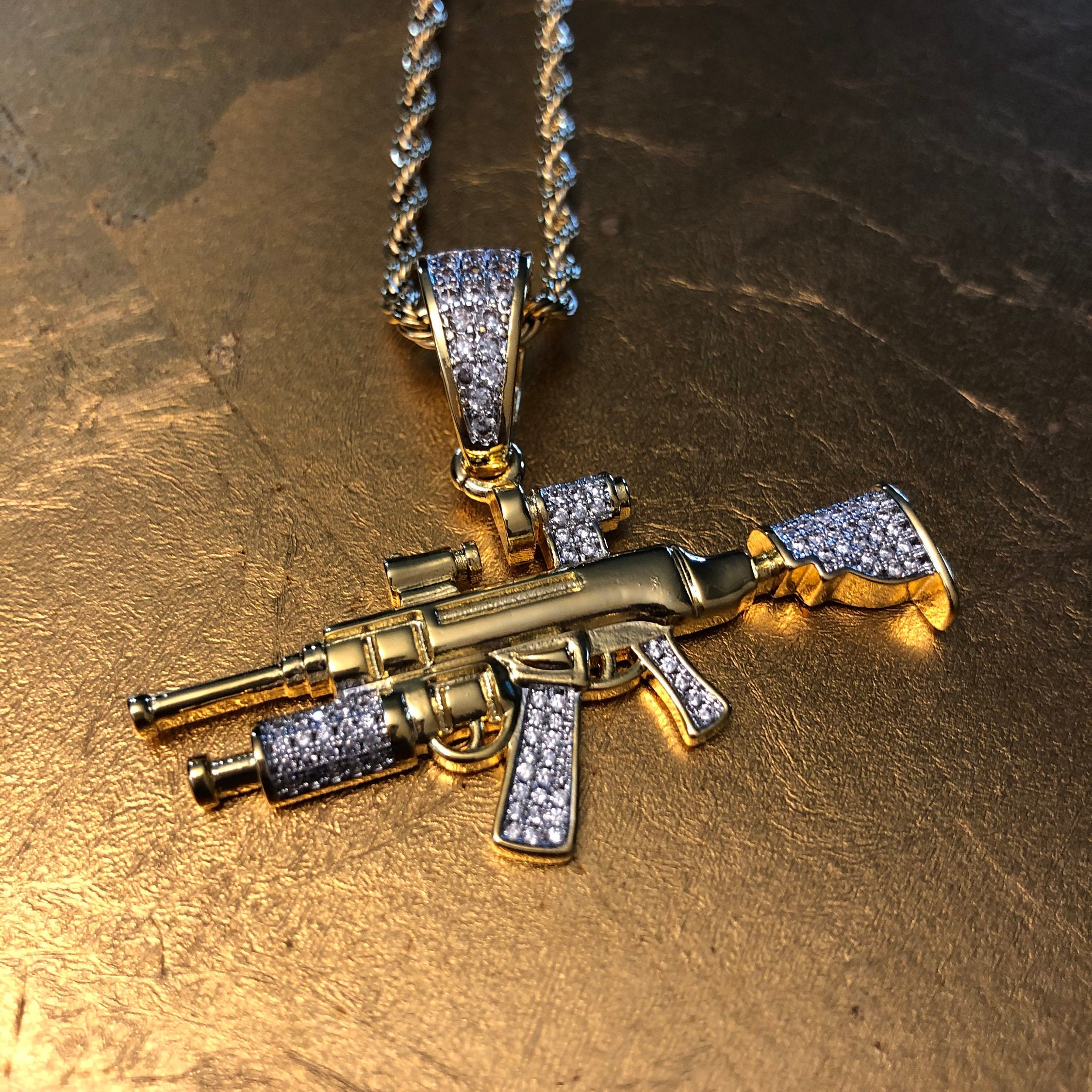 18k Gold Iced Out Tommy Gun M4 AR15 Gun Assault Rifle 18k Gold Iced Out Tommy Gun M4 AR15 Gun Assault Rifle