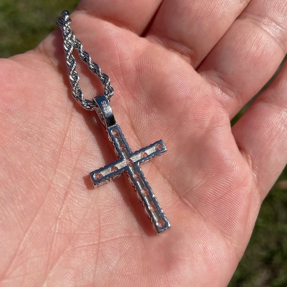 Lavari Jewelers Colgante De Cruz De ópalo Blanco Creado Con Diamantes De 0.03 Cttw - Plata De