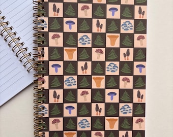 Spiraalvormig notitieboek met geruite paddenstoel | Eetbare paddenstoelen | Cantharellen | Morieljes | Paddenstoelencadeaus |