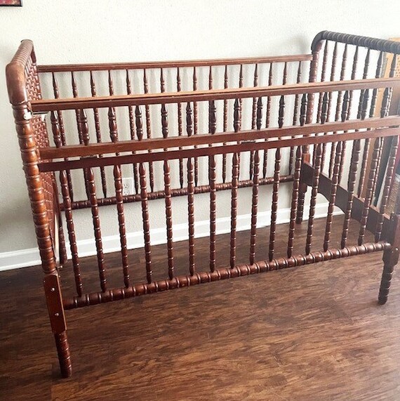 antique spindle crib