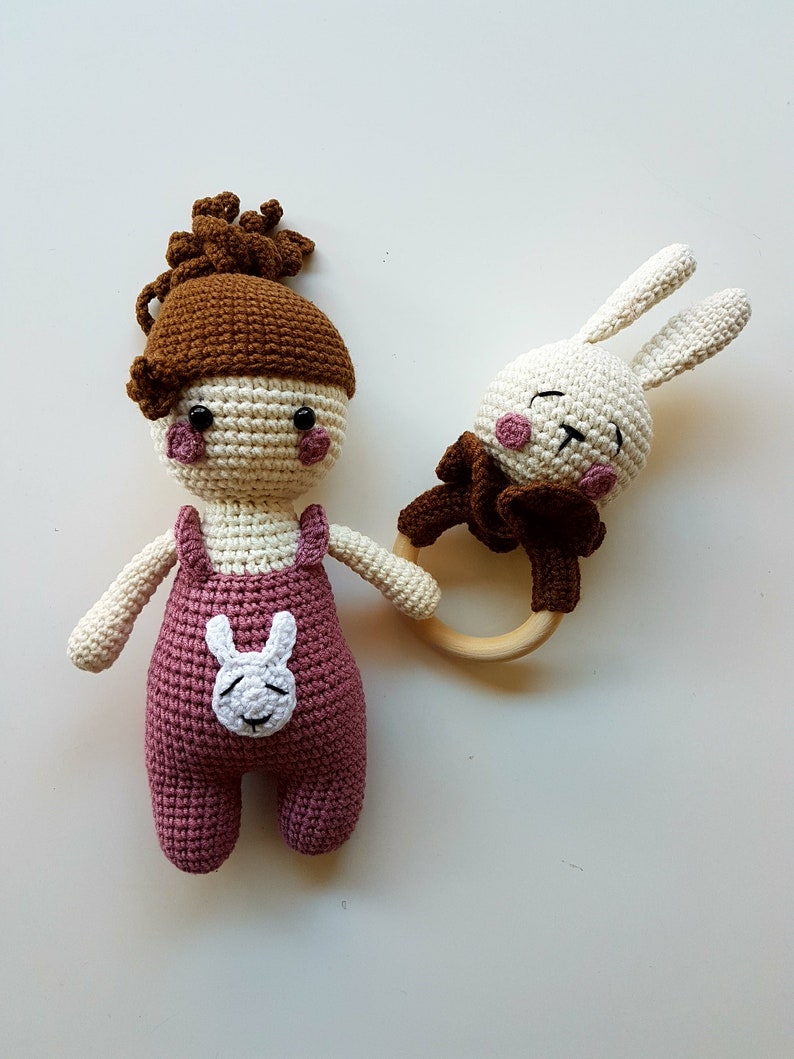 newborn giftbox  bunny teething ring rattle crochet baby image 0