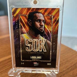 Topps NOW Basketball 2025 LeBron James - 50 mil pontos na carreira - LACRADO/LACRADO!