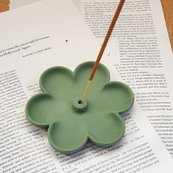 Flower-shaped Incense Holder - Handmade Stoneware - Housewarming Gift - Colourful Incense Holder - Summer Home Decor Ideas