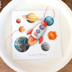 Carte pour la rentrée scolaire, carte pour écolier, cadeau cône scolaire, cadeau pour la rentrée scolaire, pendentif en bois, personnalisé, astronaute, fusée