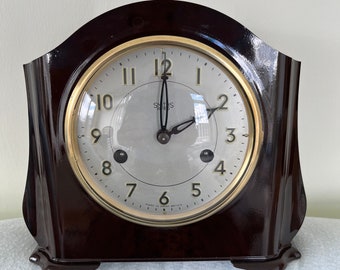 Smiths Art Deco 8 Day Striking Mantel Clock with Bakelite case.