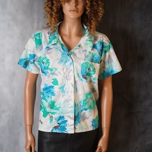 Camicia floreale vintage / Camicetta floreale anni &#39;90 / Top estivo da donna anni &#39;90 / Camicetta con tasca / Camicetta estiva a maniche corte / Top largo da donna