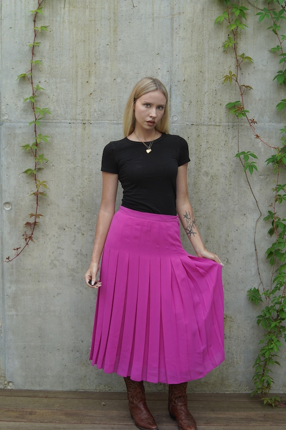 Saia plissada rosa vintage dos anos 80: saia midi de cintura alta