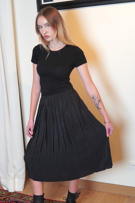 90s Vintage Black Pleated Skirt: Shiny Formal Event Skirt