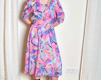 Vestido floral vintage de los 80: estampado abstracto pastel, estilo bohemio midi