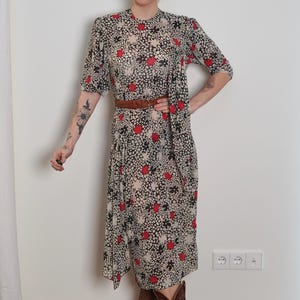 Vintage 80s Athenes Dorelle Mode Dress/ Polka Dot Dress with Floral Print/ Short Sleeve Black and White Midi Dress with Red Flowers One Size