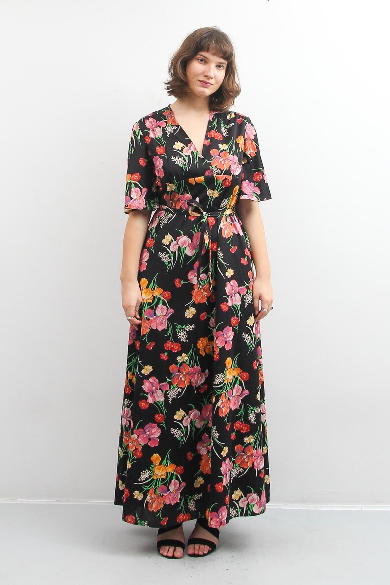 70s Black Floral Dress Maxi Long Dress Short Sleeve Dress Vintage Boho Bohemian Dress Retro Printed Dress Medium Belted Dress