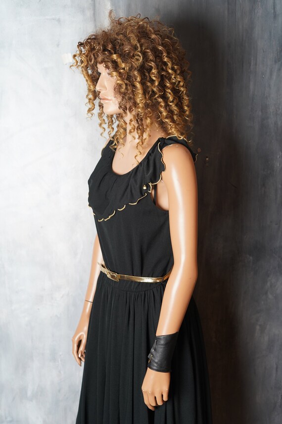 Black dress with gold belt online