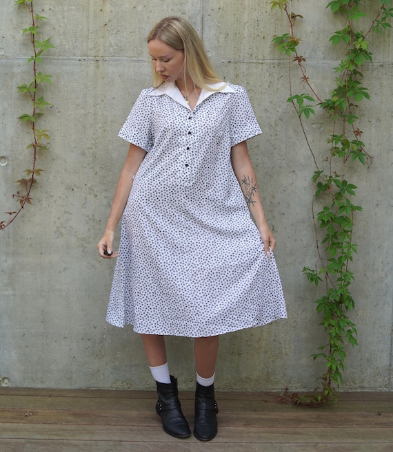 Vintage 70s White Floral Dress: short sleeve loose fit button up XL Vintage 70s White Floral Dress: short sleeve loose fit button up XL