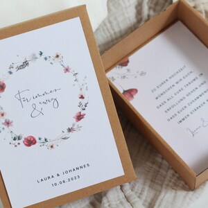 Geschenkbox zur Hochzeit LAURA personalisiert mit Säckchen. Handgemachtes und Kreatives Geldgeschenk mit Namen des Brautpaares.