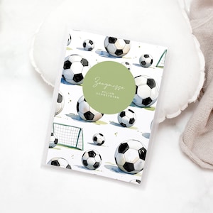 Personalisierte Zeugnismappe KYLIAN mit Fußball Motiv für Jungen – Geschenk zur Einschulung – Mappe für Zeugnisse, Urkunden & Dokumente