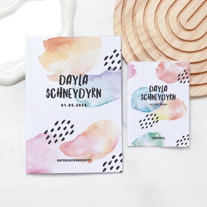Personalisierte U-Heft Hülle & Impfpasshülle DAYLA  –  mit Aquarell-Design | Hülle für Uheft und Impfpass | Geschenk zur Geburt