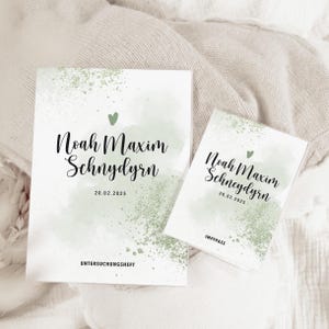 Personalisierte U-Heft & Impfpass Hülle – GREEN STARDUST – Geschenk zur Geburt für Jungen – Schutzhülle mit Name – Olivgrünes U Heft