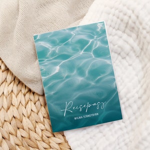 Reisepass Hülle personalisiert, Reisepasshülle POOL mit Namen, das perfekte Accessoire für den Urlaub, Geschenkidee zur Auswanderung.