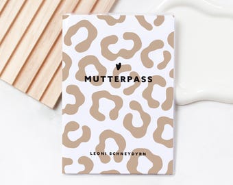 Personalized maternity record book cover LEONI BEIGE in leopard print, pregnancy gift, animal print in beige and white, modern design with name