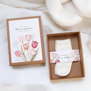 Schwangerschaft verkünden: Geschenkbox TULIP für Papa, Tante, ihr werdet Oma und Opa mit Babysocken, Baby Verkündung, Eltern werden
