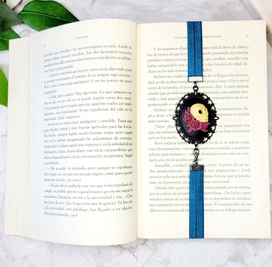 Elastic Bookmark, Adjustable, Skull Cameo. - Etsy