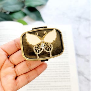 Pill case, vintage style, mirror, bronze and gold.