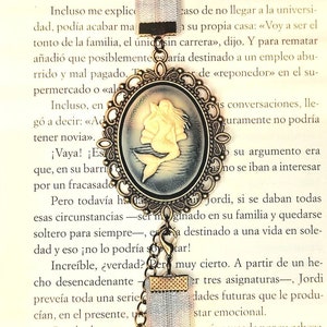 Elastic bookmark,adjustable,mermaid cameo,gray elastic.
